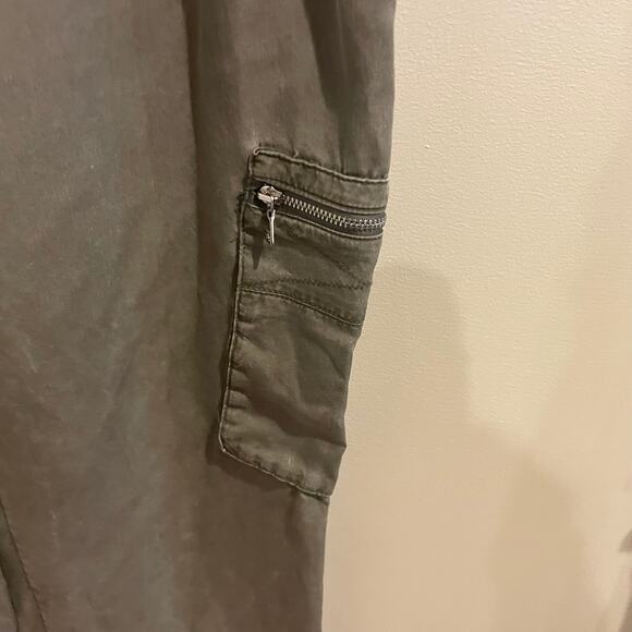 Express Extreme High Rise Paperbag Green Cargo Pants Size Medium - Picture 2 of 5